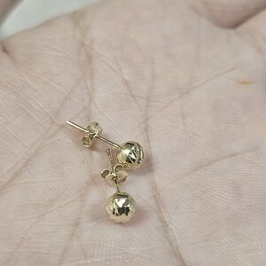 18k Real Saudi Gold Stud Ball Earrings Dia Cut